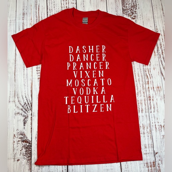 New Red Christmas Drinking Short Sleeve T-shirt Size Small - Picture 1 of 5